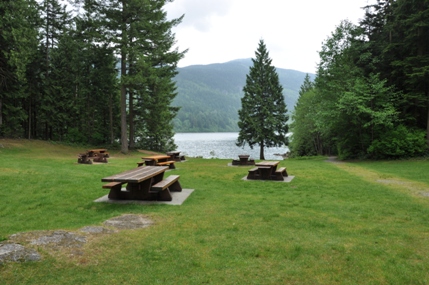 Hicks Lake picnic area