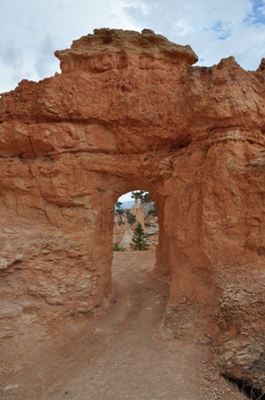 peekaboo loop trail