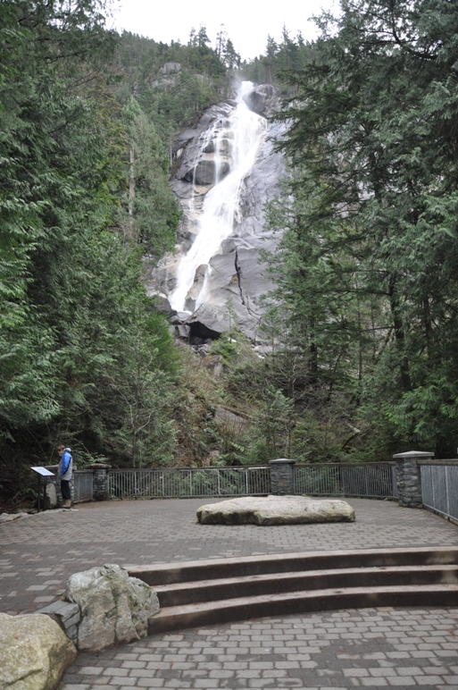 Shannon Falls viewing 