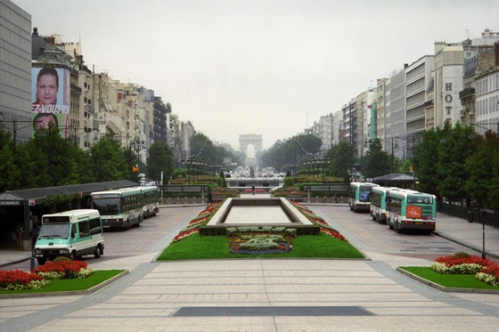 Avenue des Champs - Elysees