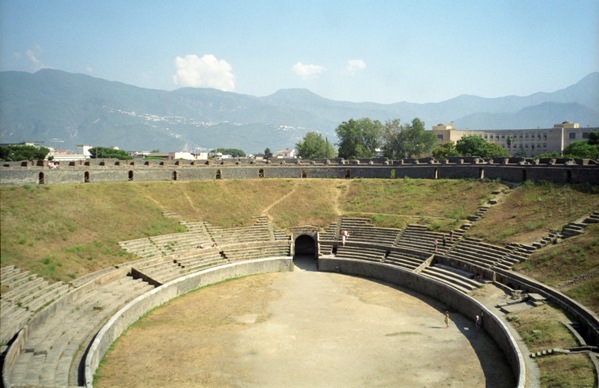 pompeii amphitheater
