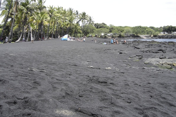 Kehena Black Sand Beach 