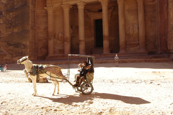 petra taxi service