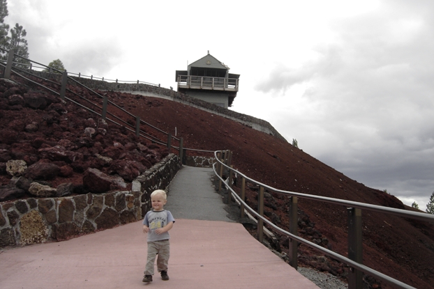 Lava Butte lookout building