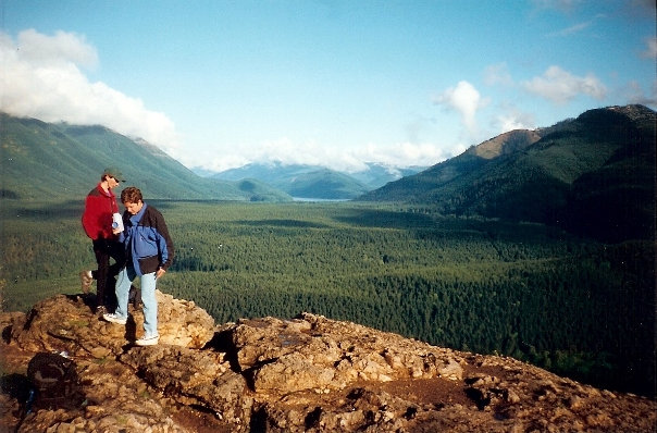 Rattlesnake Lake trail 