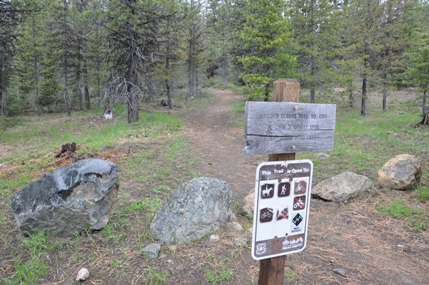 Boulder-DeRoux Trailhead