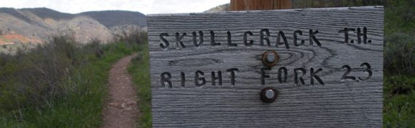 Skull Crack Trailhead sign