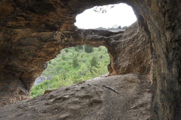 Wind Caves arch