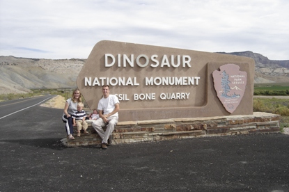 dinosaur_national_monument_sign.jpg