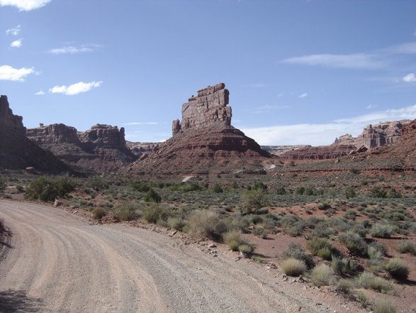 valley of the gods road