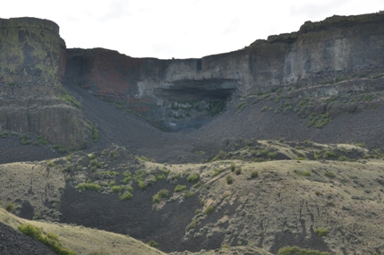 Giant Arch Cave