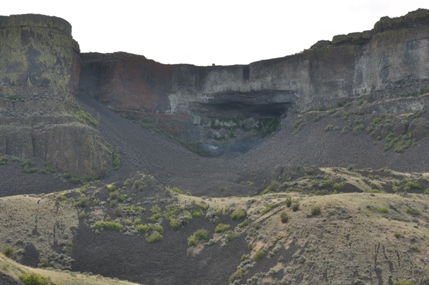 Giant Arch Cave