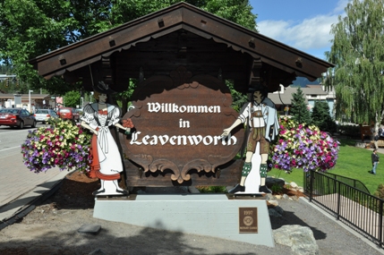 leavenworth sign