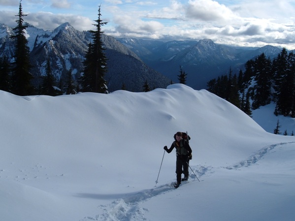 Snowshoeing Washington