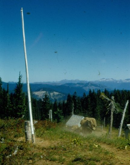 Packstring leaving the lookout