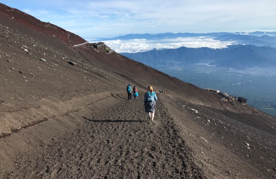 hiking fuji