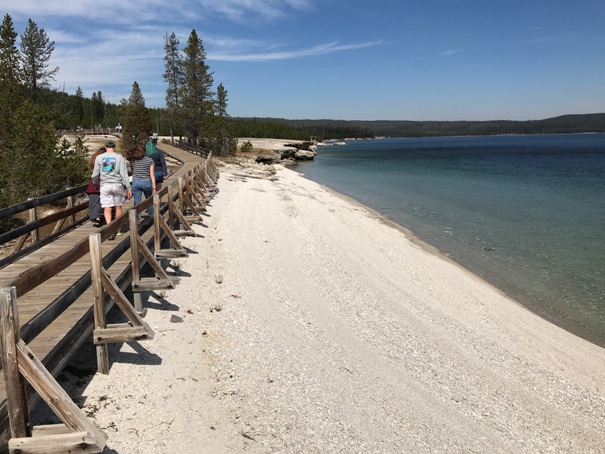 hiking yellowstone 