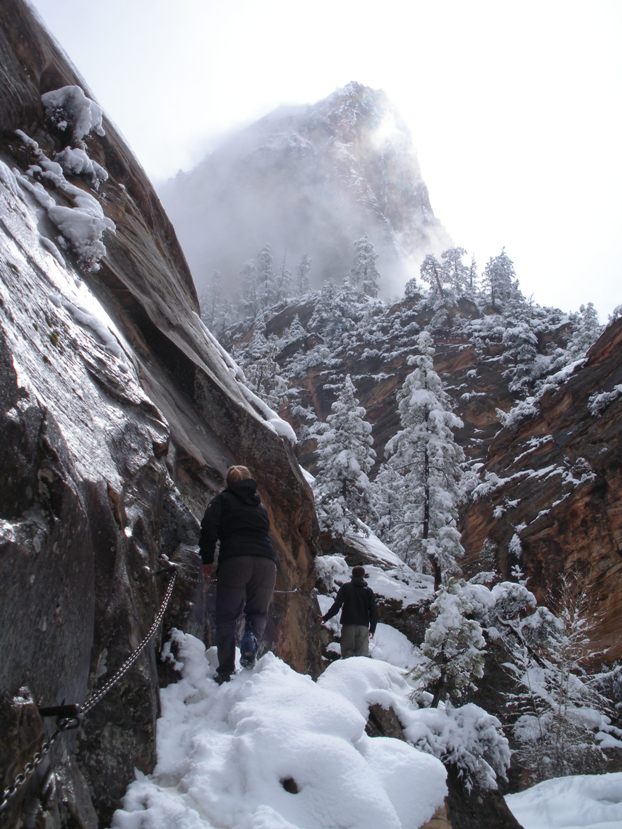 Hiking toward Hidden Canyon