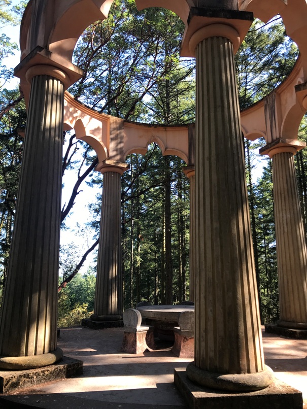 Mausoleum columns